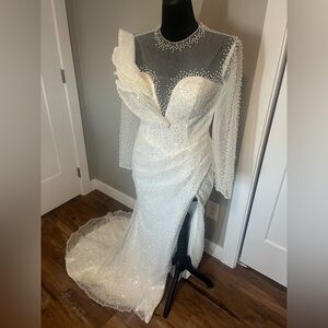 Bridal Gown Beaded Pearl Lace White Sheer Sleeve Detachable Train Wedding Dress